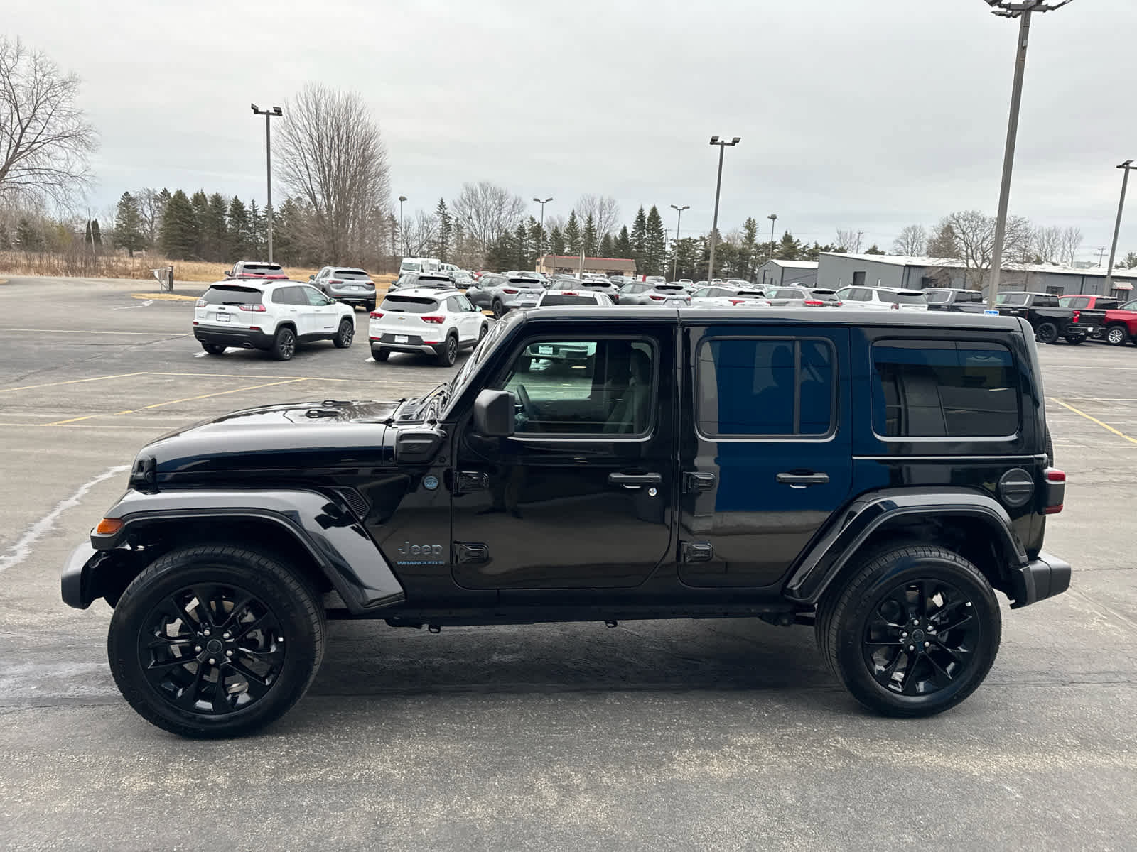 Used 2025 Jeep Wrangler Sahara w/ Safety Group image 10