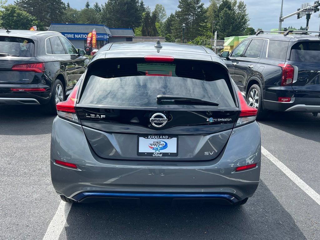 Used 2022 Nissan Leaf SV w/ SV Technology Package FWD image 8