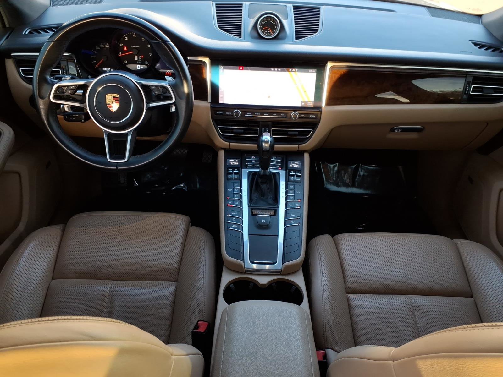 Used 2021 Porsche Macan Base image 17