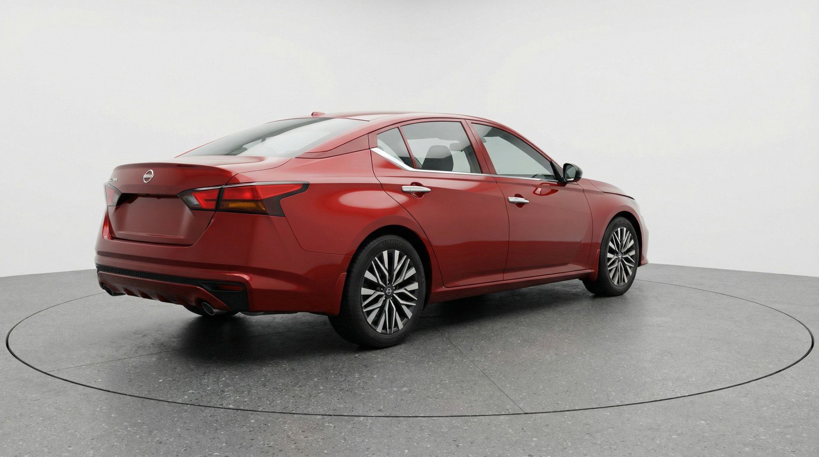 Used 2025 Nissan Altima 2.5 SV FWD image 9