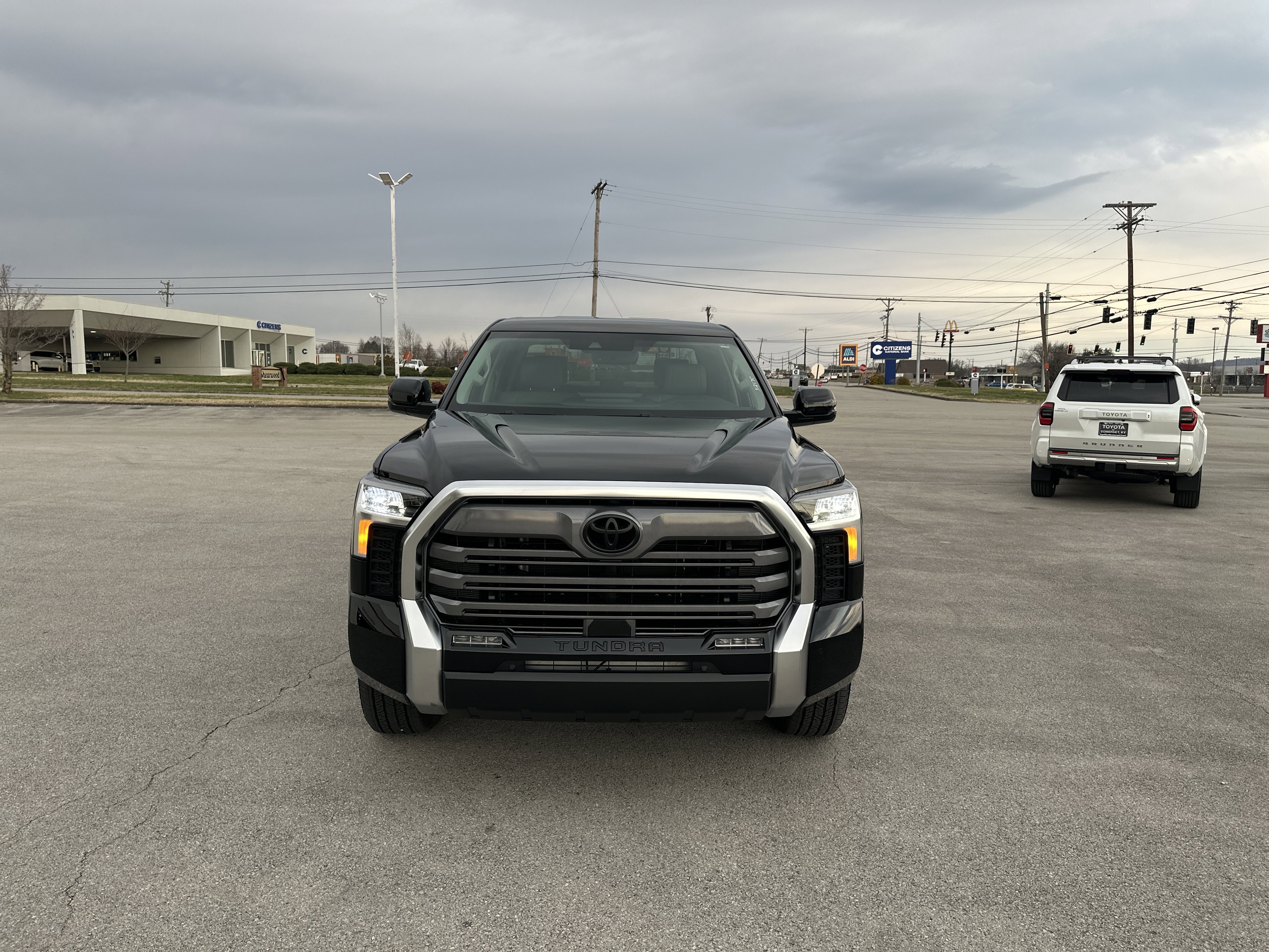 Used 2024 Toyota Tundra Limited image 2