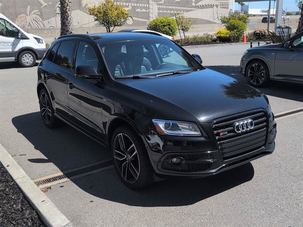 Used 2017 Audi SQ5 Premium Plus w/ Technology Package AWD/4WD image 4