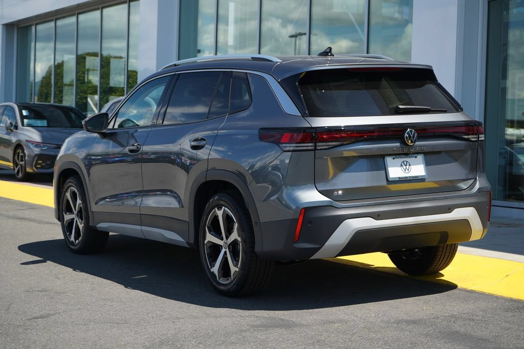 New 2026 Volkswagen Tiguan SE FWD image 3
