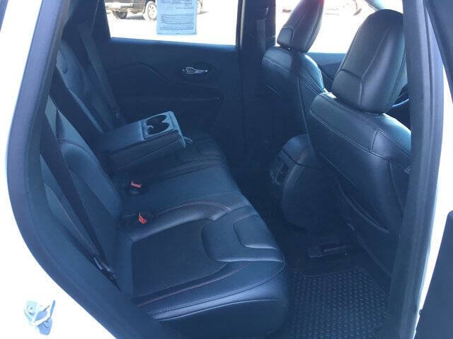 Used 2022 Jeep Cherokee Trailhawk w/ Comfort/Convenience Group image 30