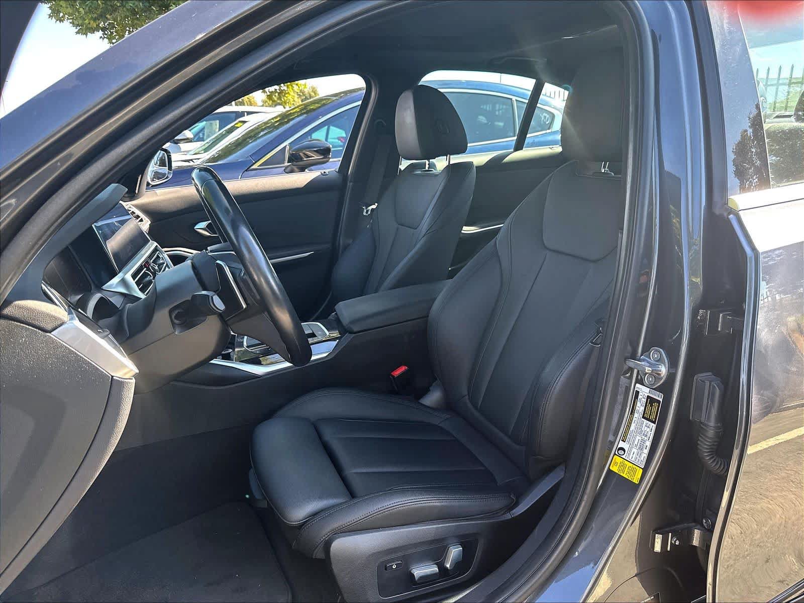 Used 2020 BMW 330i Sedan w/ Driving Assistance Package RWD image 22