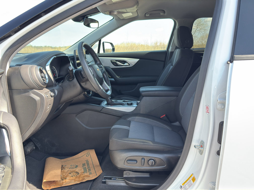 Used 2025 Chevrolet Blazer LT image 13