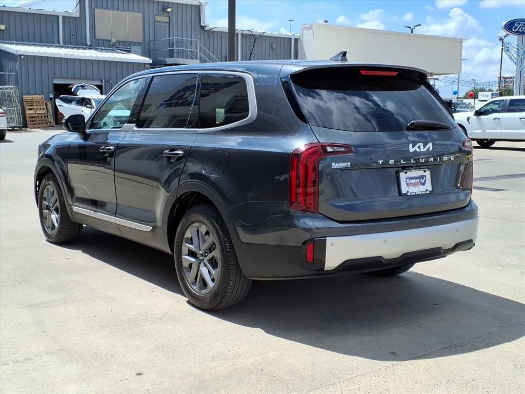 Used 2024 Kia Telluride LX FWD image 5