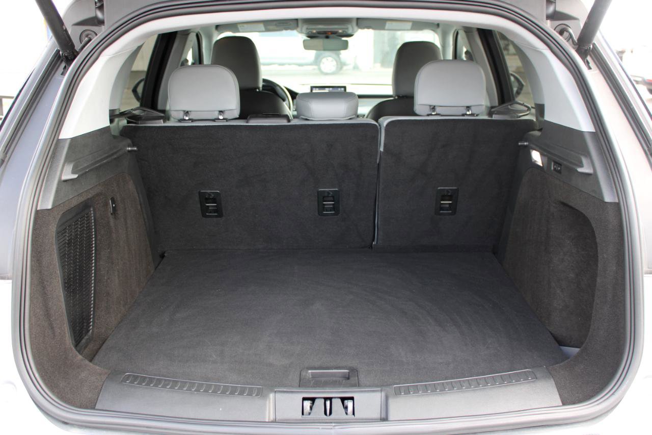 Used 2022 Lincoln Corsair Reserve w/ Elements Package FWD image 9