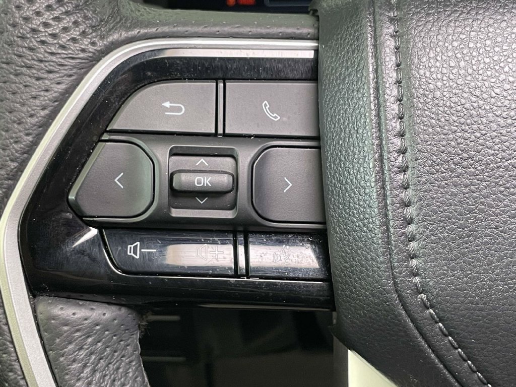 Used 2023 Toyota Sequoia Capstone AWD/4WD image 40