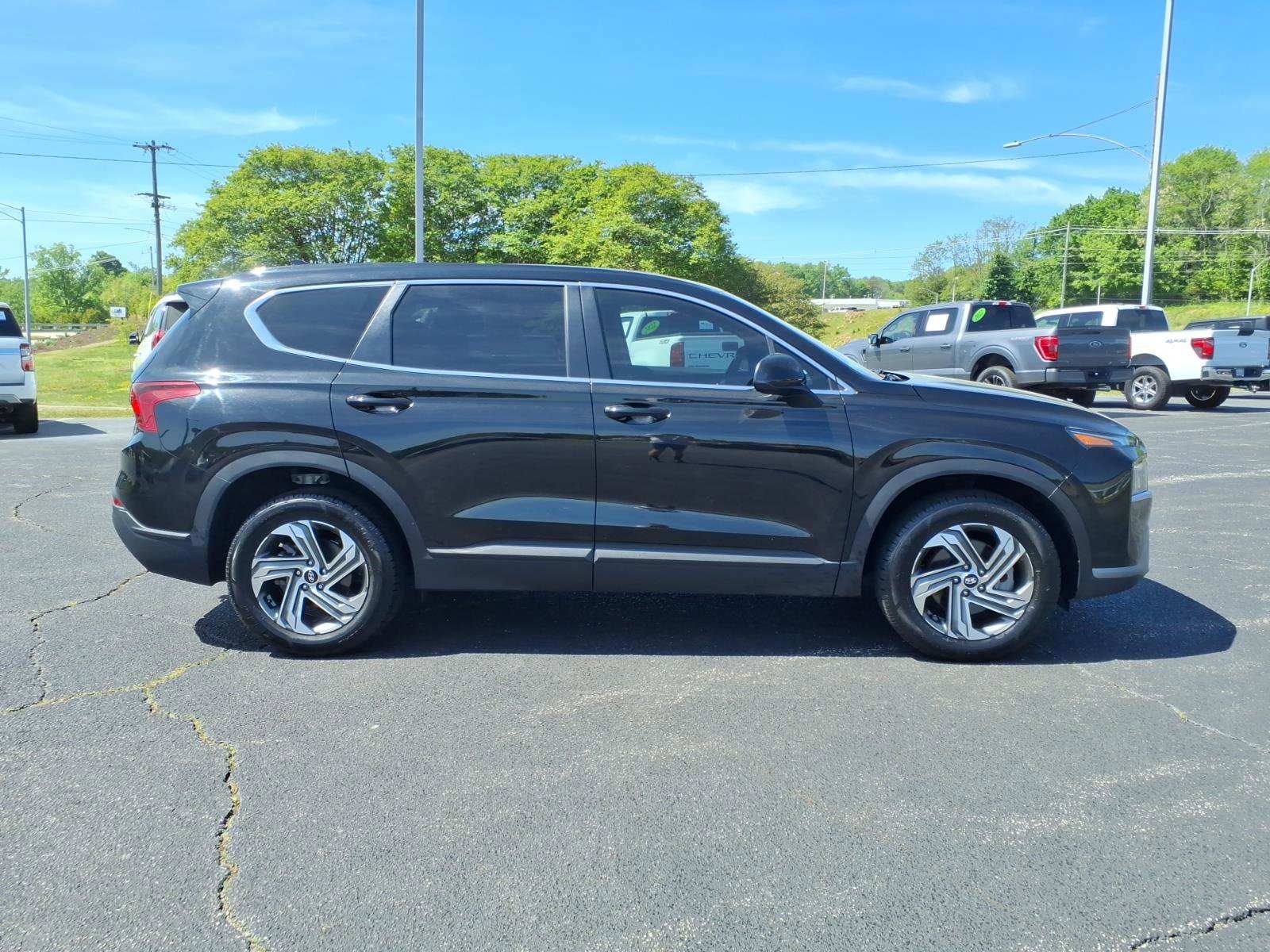 Used 2023 Hyundai Santa Fe SE w/ Cargo Package FWD image 9