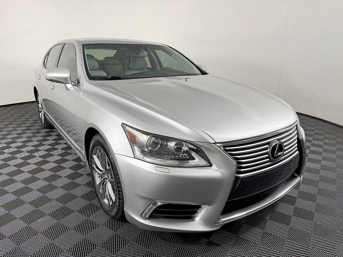 Used 2014 Lexus LS 460 w/ Comfort Package RWD image 5