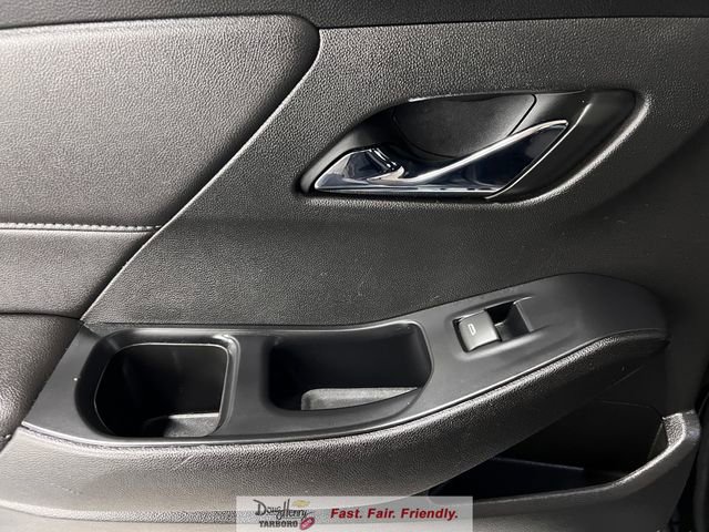 Used 2023 Chevrolet Traverse LT image 32