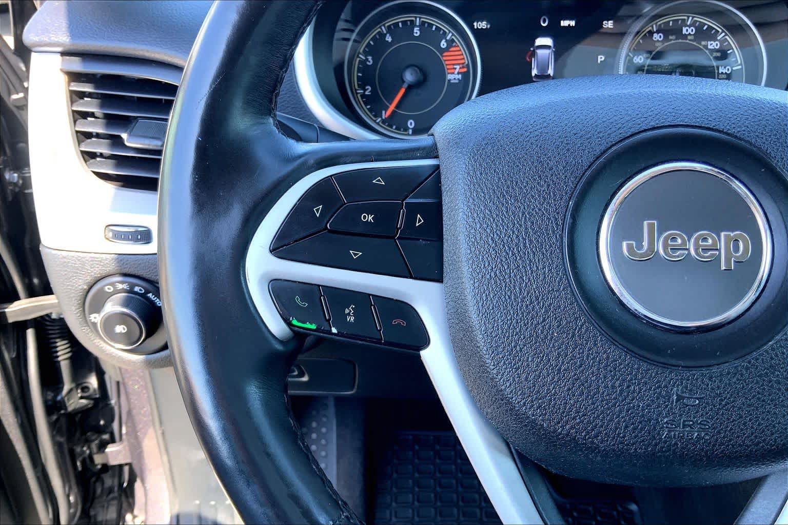 Used 2018 Jeep Cherokee Limited FWD image 22