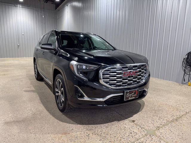Used 2020 GMC Terrain Denali w/ GMC Pro Grade Package image 9