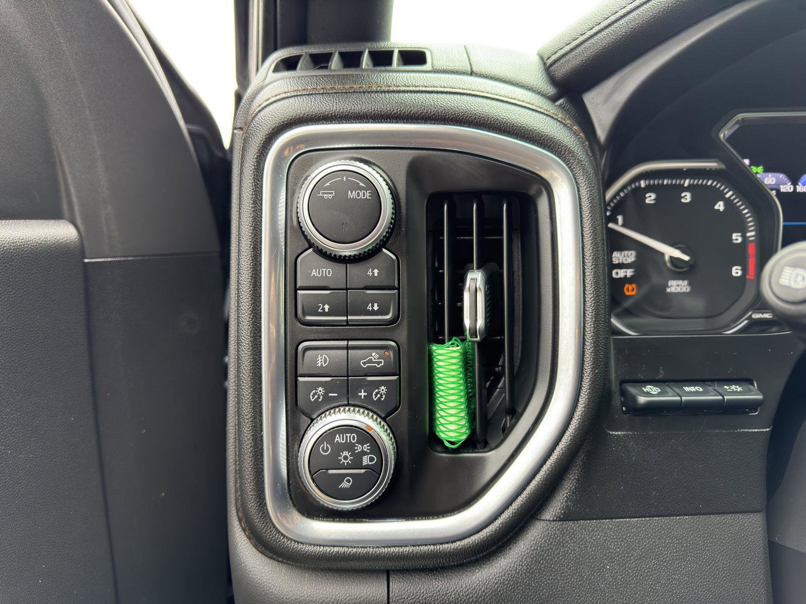 Used 2020 GMC Sierra 1500 AT4 w/ AT4 Premium Package image 32