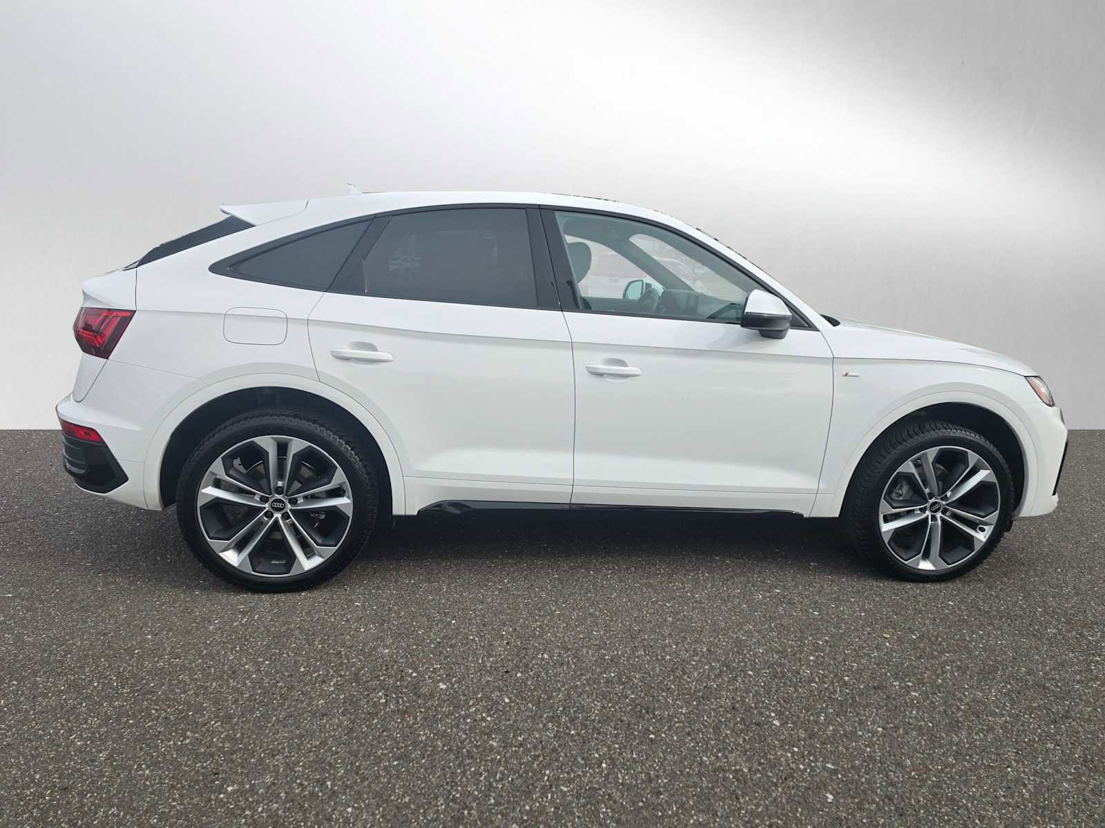 Used 2022 Audi Q5 2.0T Premium Plus image 2