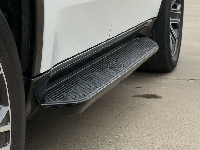 Used 2024 Jeep Wagoneer Series II AWD/4WD image 9