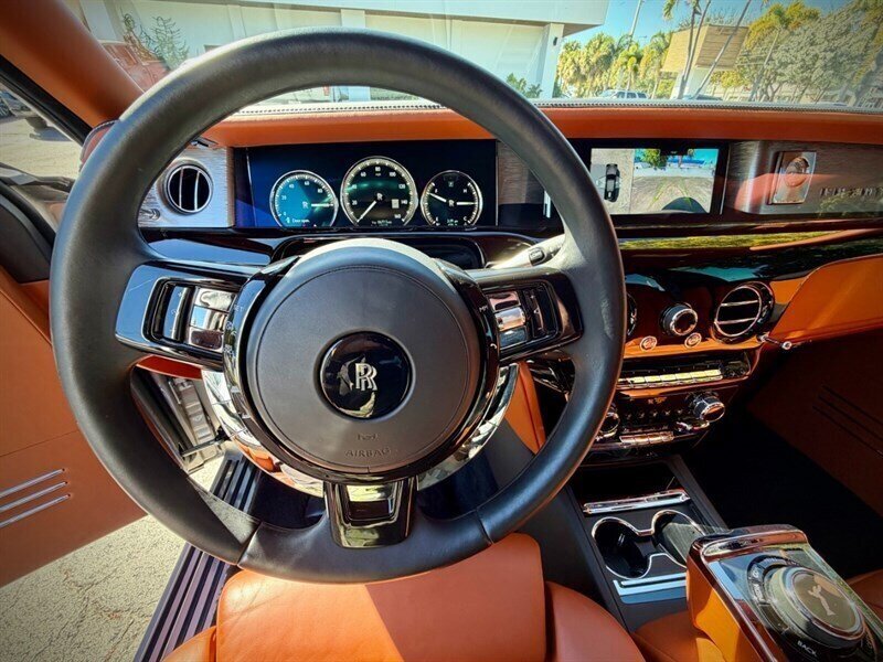 Used 2018 Rolls-Royce Phantom Sedan RWD image 32
