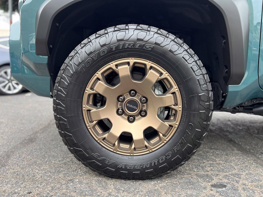 Certified 2025 Toyota 4Runner Trailhunter AWD/4WD image 9