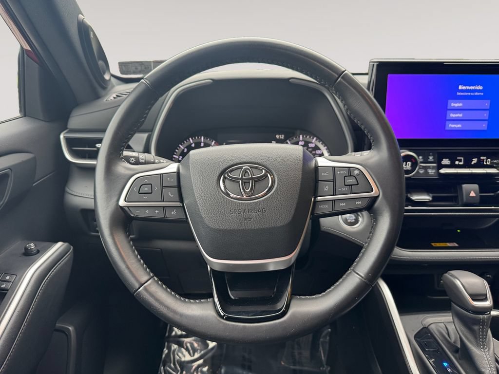 Used 2023 Toyota Highlander XSE AWD/4WD image 12