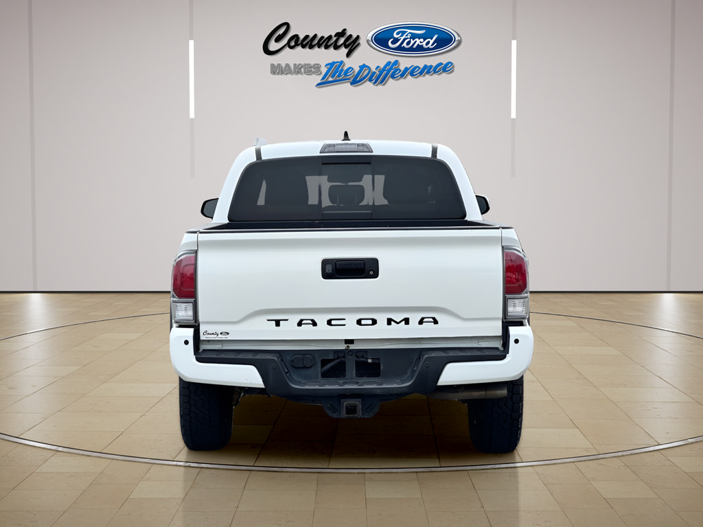 Used 2022 Toyota Tacoma TRD Off-Road w/ Technology Package AWD/4WD image 4