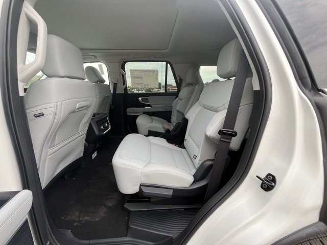 New 2025 Ford Expedition Platinum image 10