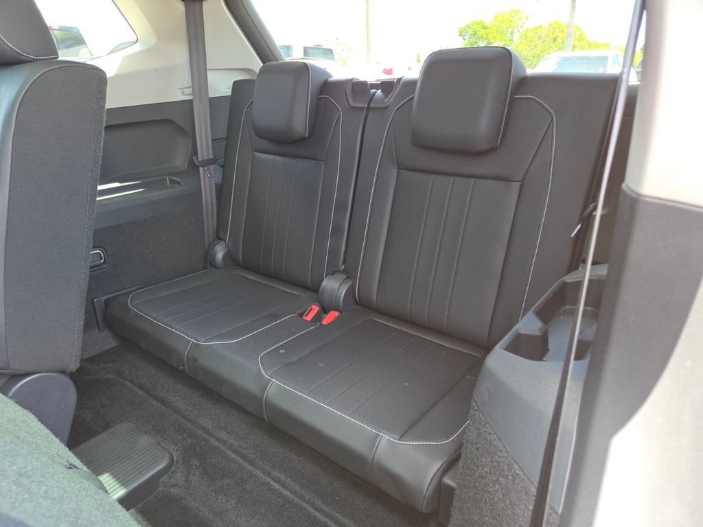 Used 2024 Volkswagen Tiguan SE FWD image 23