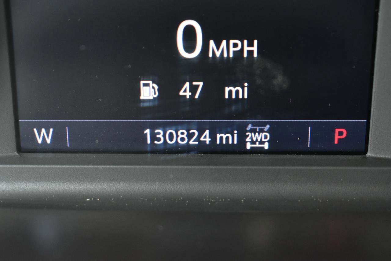 Used 2019 Chevrolet Silverado 1500 LT w/ Texas Edition AWD/4WD image 18