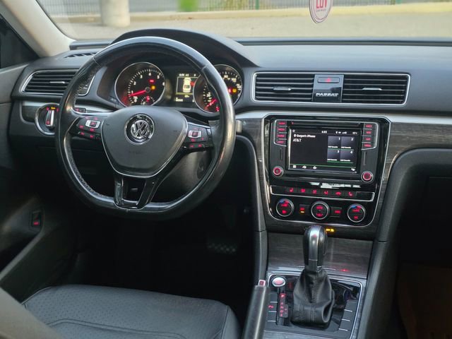 Used 2018 Volkswagen Passat 2.0T SE FWD image 23