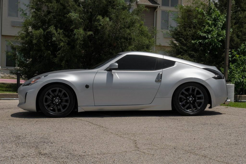 Used 2020 Nissan 370Z Coupe image 9