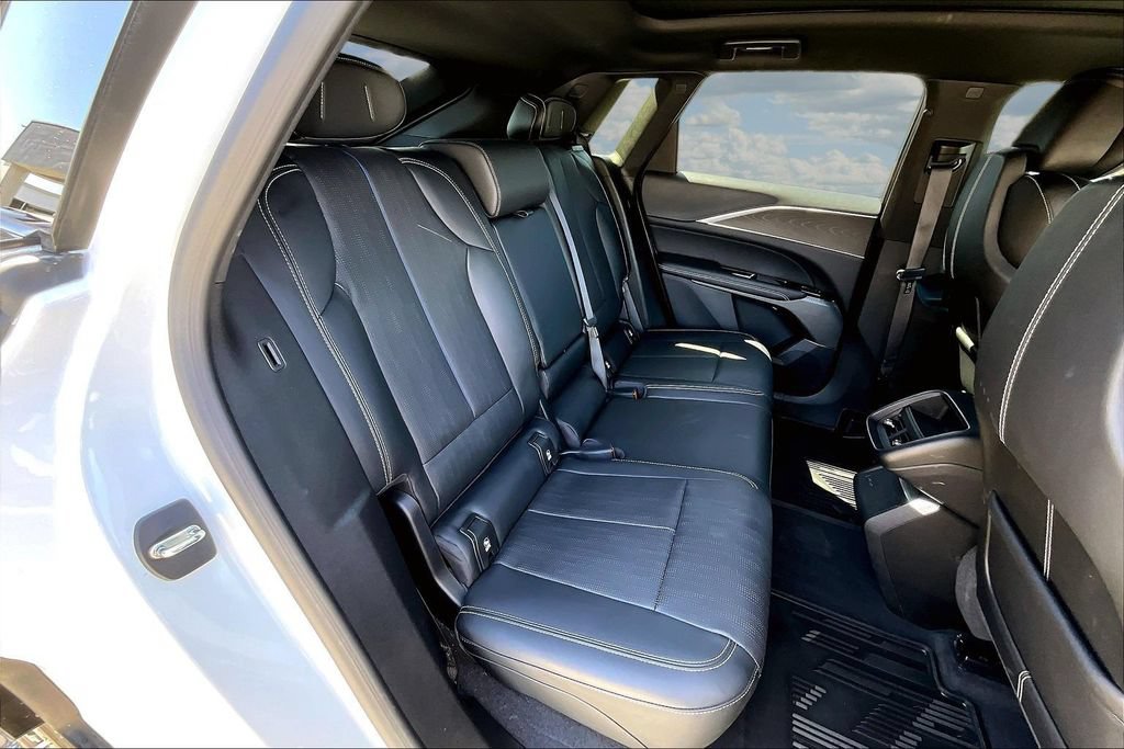 Used 2024 Cadillac Lyriq Luxury RWD image 25