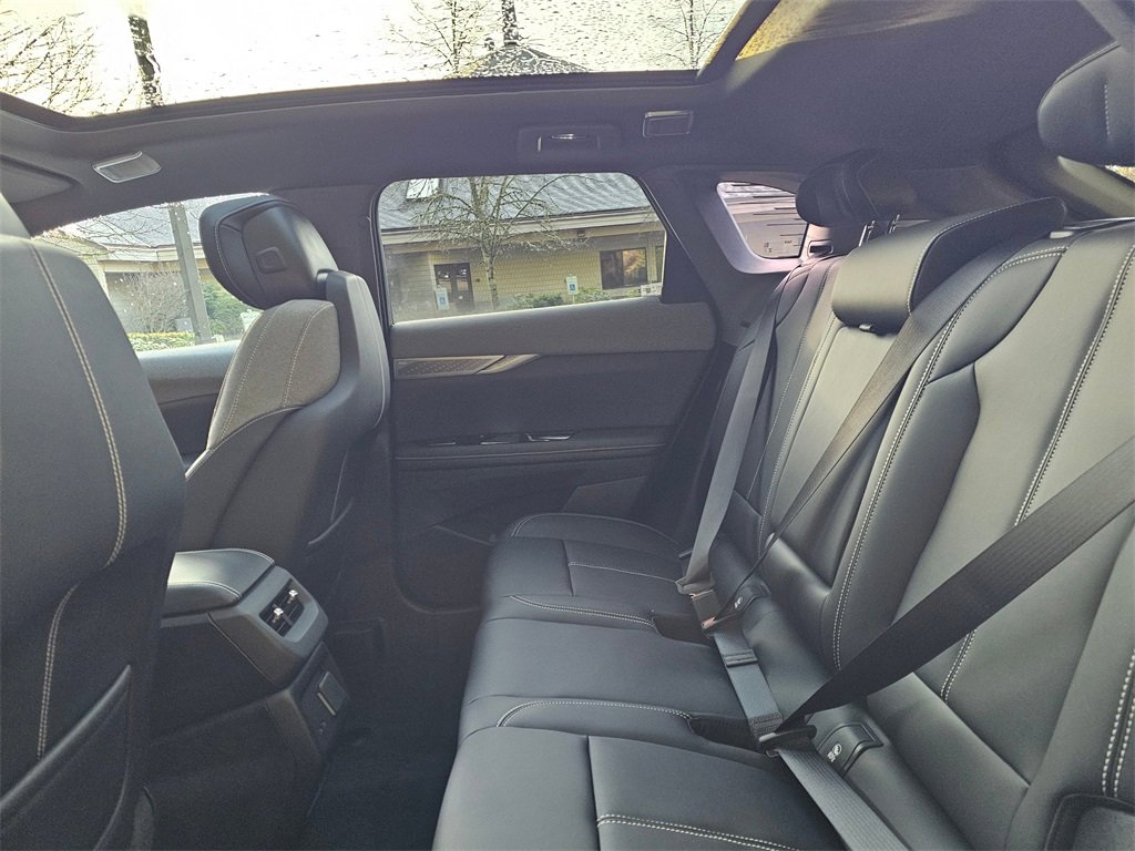 New 2026 Cadillac Optiq Luxury 1 image 17