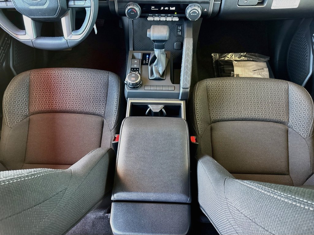 New 2026 Toyota 4Runner SR5 AWD/4WD image 16