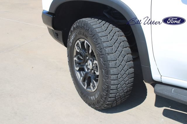 Used 2025 Chevrolet Silverado 1500 ZR2 w/ Technology Package AWD/4WD image 9