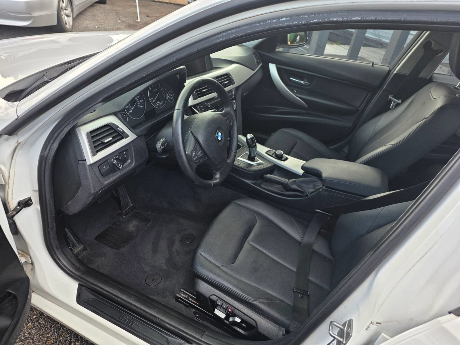 Used 2016 BMW 320i Sedan RWD image 14