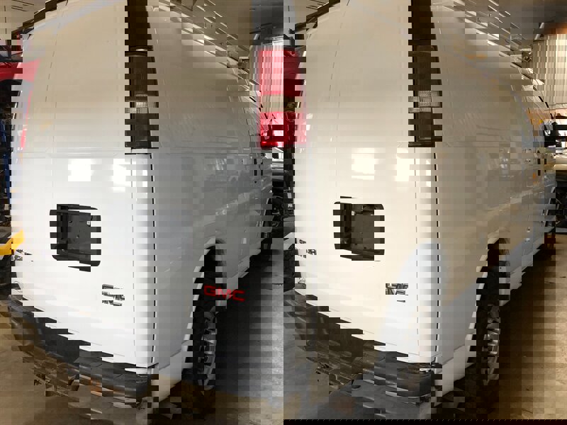 Used 2017 GMC Savana 2500 Extended image 6