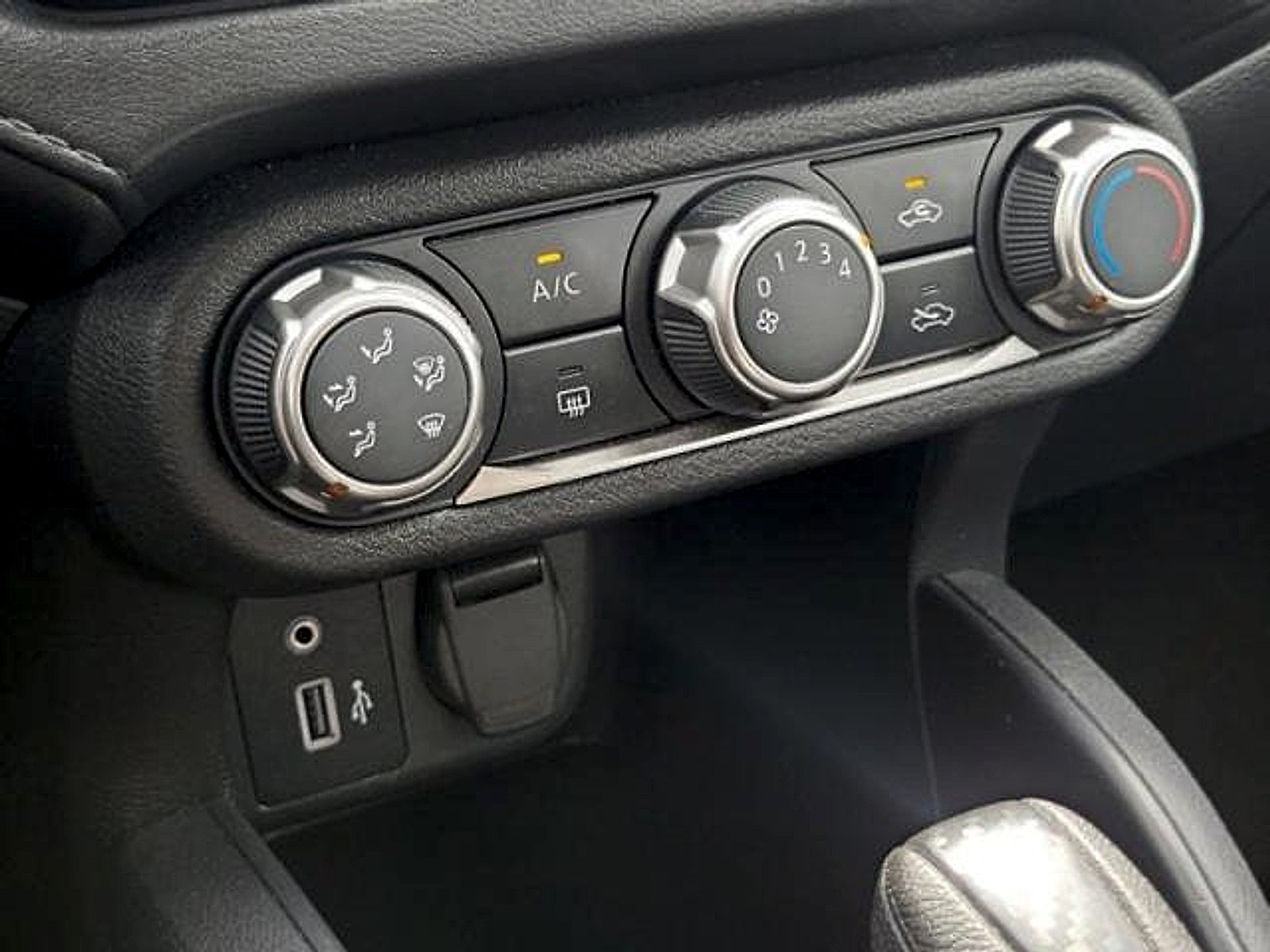 Used 2024 Nissan Versa S w/ S Plus Package FWD image 27