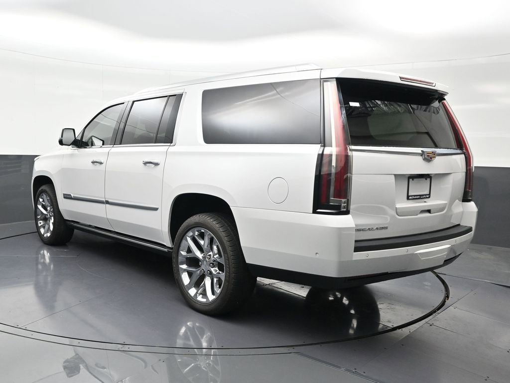 Used 2020 Cadillac Escalade ESV Premium Luxury RWD image 3