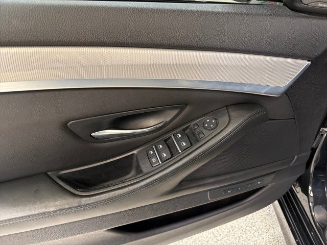 Used 2015 BMW M5 image 23