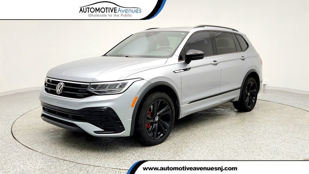 Used 2024 Volkswagen Tiguan SE R-Line image 1