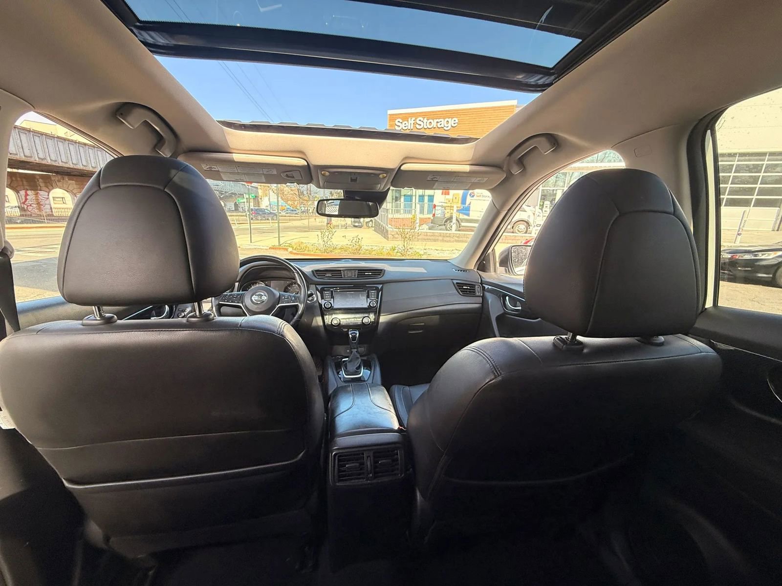 Used 2018 Nissan Rogue SL w/ Premium Package image 30