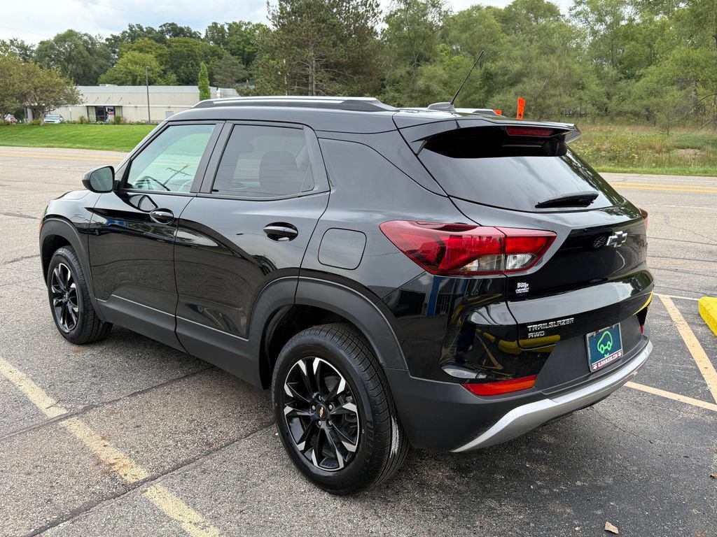 Certified 2023 Chevrolet TrailBlazer LT w/ Convenience Package AWD/4WD image 3