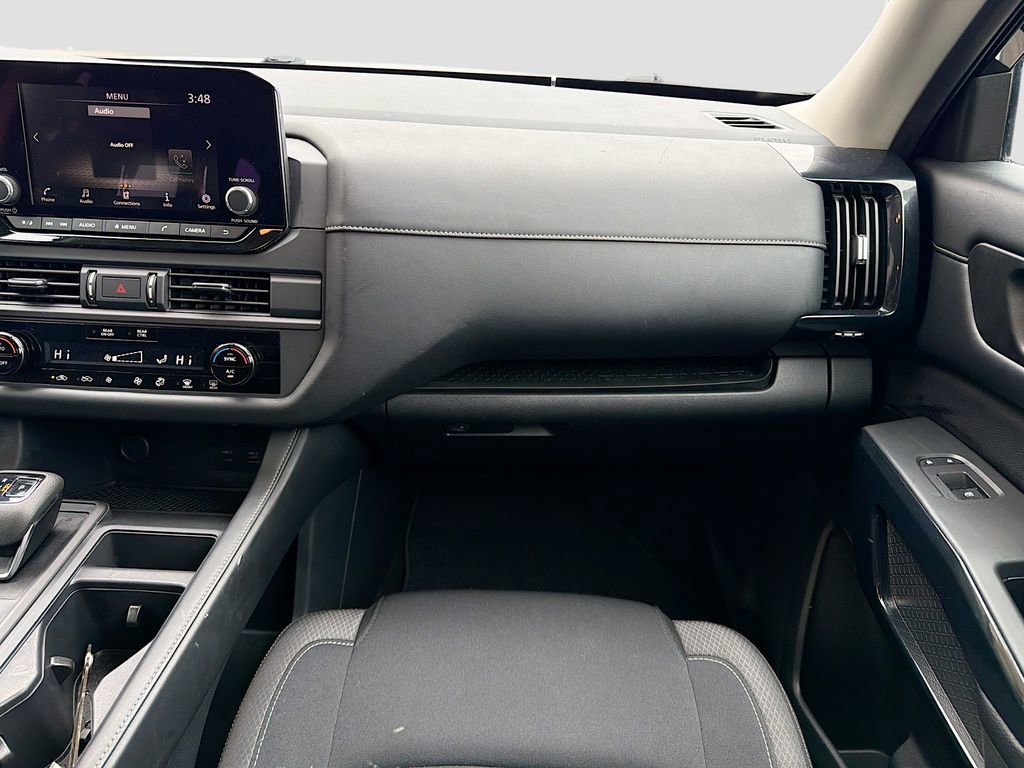 Used 2024 Nissan Pathfinder S image 17