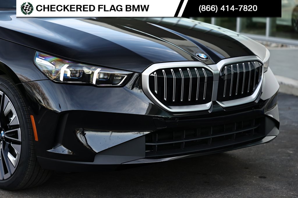 Certified 2025 BMW 530i w/ Premium Package image 2