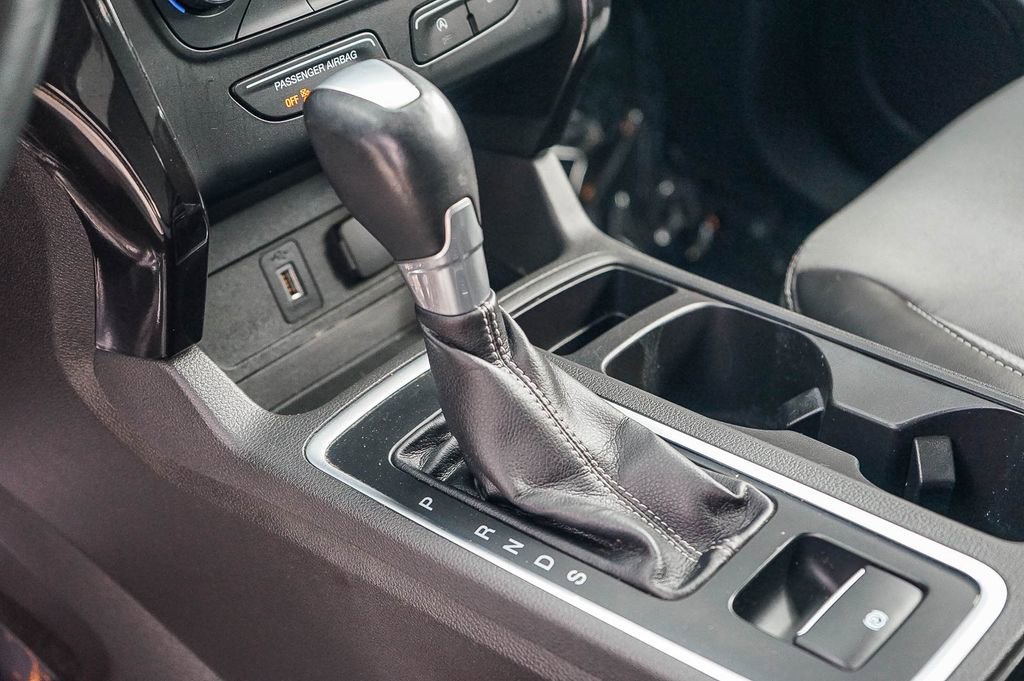 Used 2017 Ford Escape SE w/ Equipment Group 201A image 21