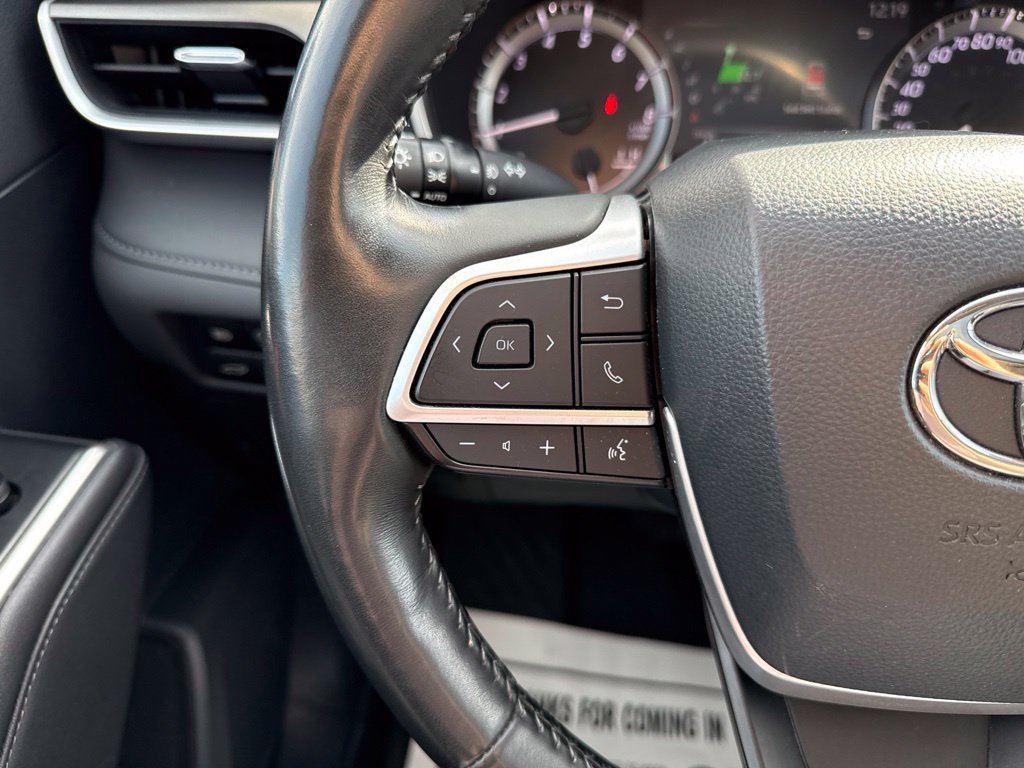 Used 2023 Toyota Highlander XLE AWD/4WD image 37