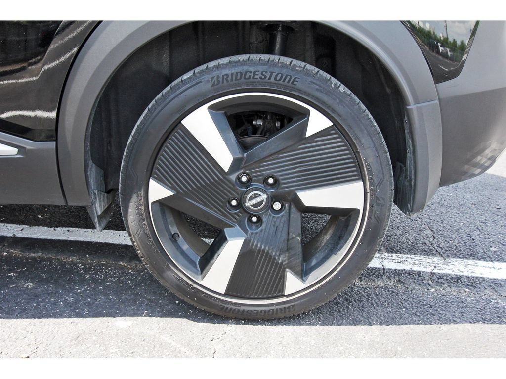 Used 2025 Nissan Kicks SR w/ SR Premium Package AWD/4WD image 33