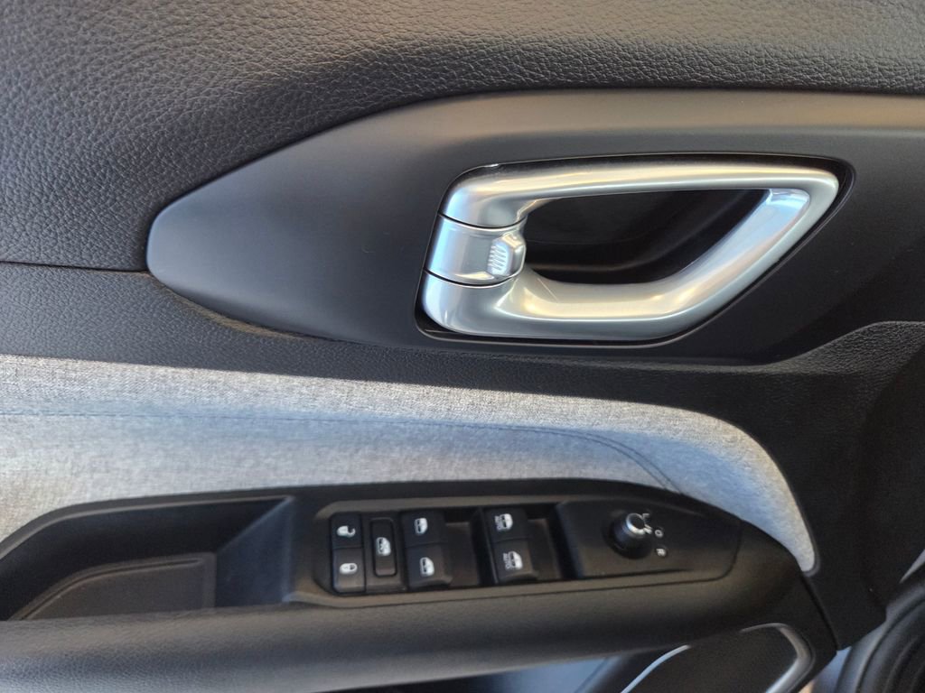 Used 2022 Jeep Compass Latitude w/ Convenience Group image 15