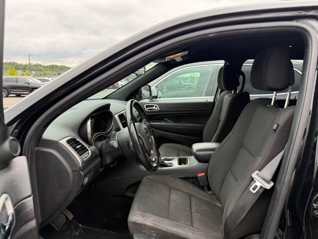 Used 2021 Jeep Grand Cherokee Laredo RWD image 3