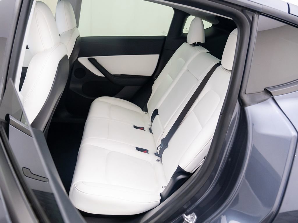 Used 2020 Tesla Model Y Long Range image 15